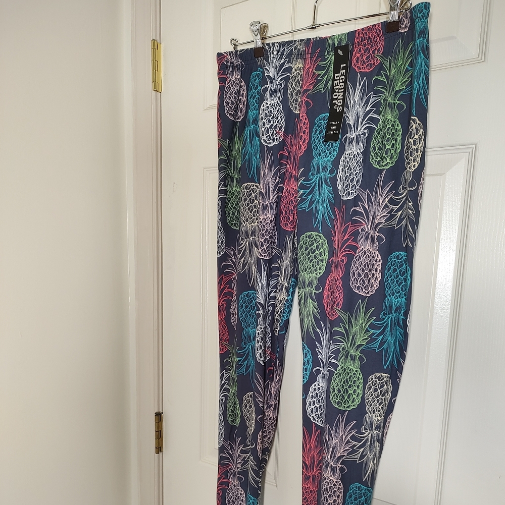 Pineapple Print Leggings - Navy with Multicolor Pineapples